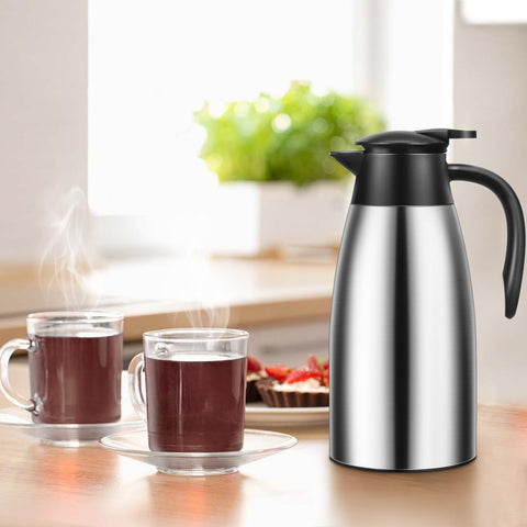 Essenya leak-proof cap prevents spills when transporting hot coffee.
