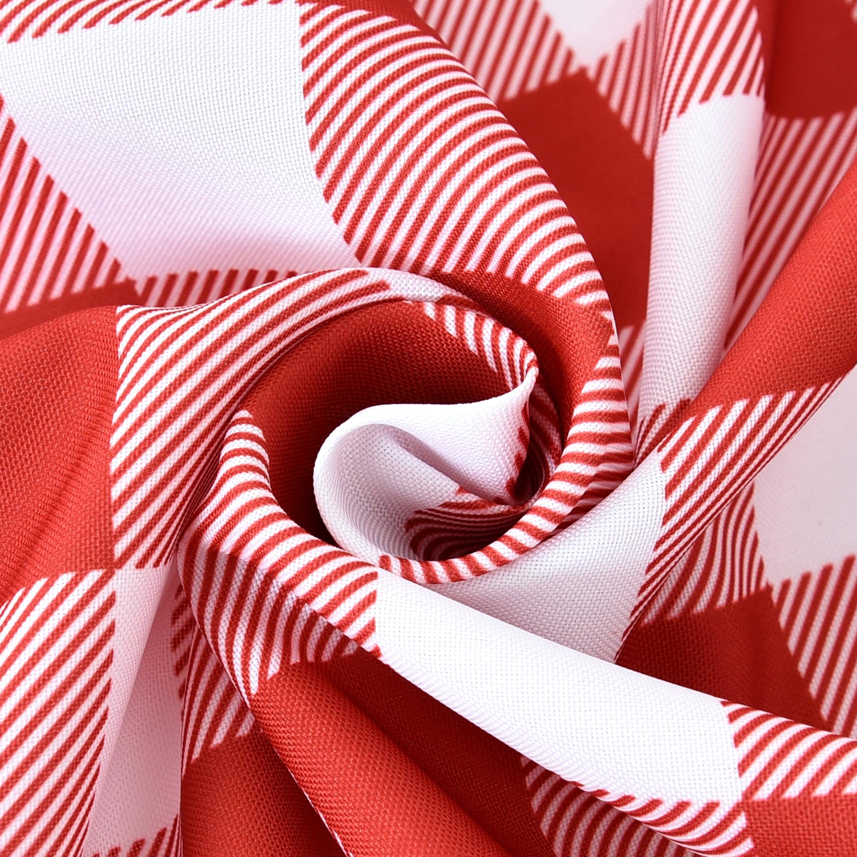 Essifunia buffalo check pattern tablecloth versatile for indoor events.