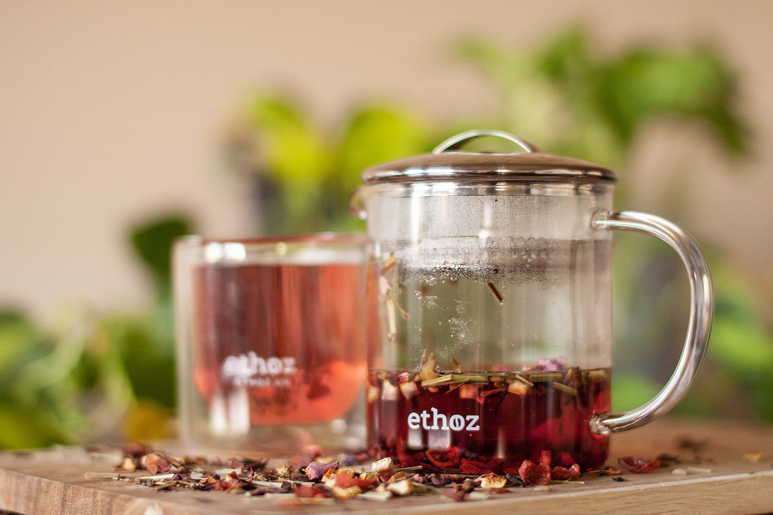 Ethoz minimalist design supports compact, easy-to-clean tea brewing in daily routines.