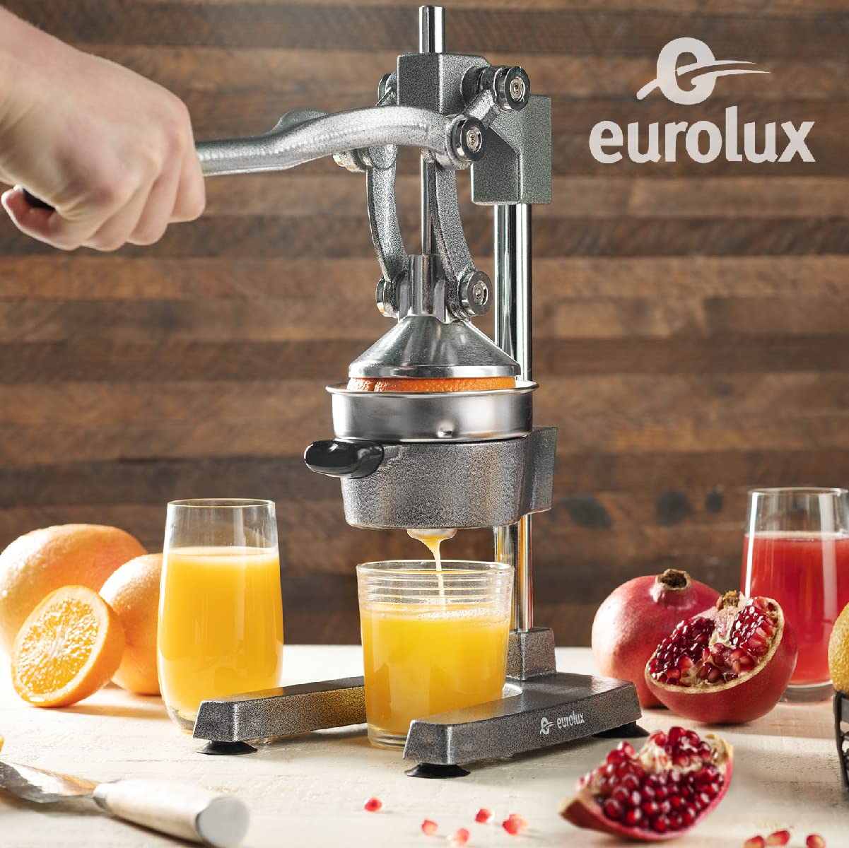 Easy-clean design keeps parts hygienic between batches.