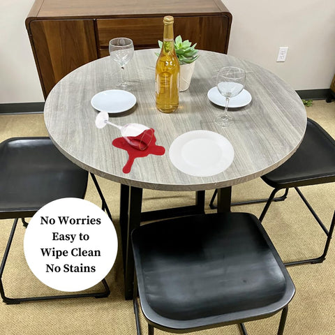 Evelots durable heavy-duty cover is easy to wipe clean.