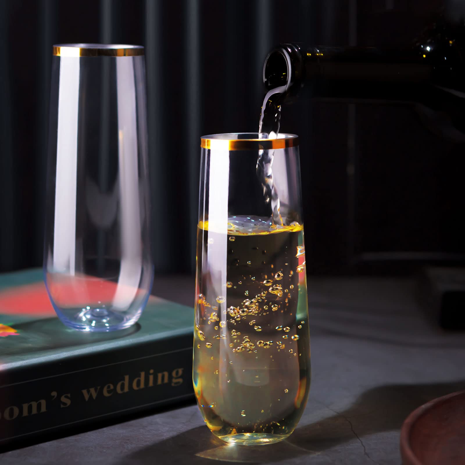 EventPartener elegant gold rim design adds sparkle to weddings.