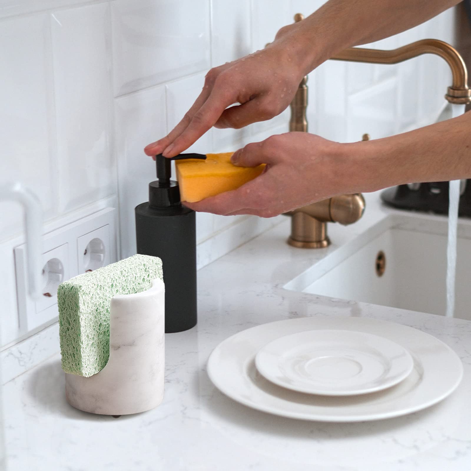 EVERBBKING kitchen sponge caddy with marble finish elevates counters and promotes quick drainage.
