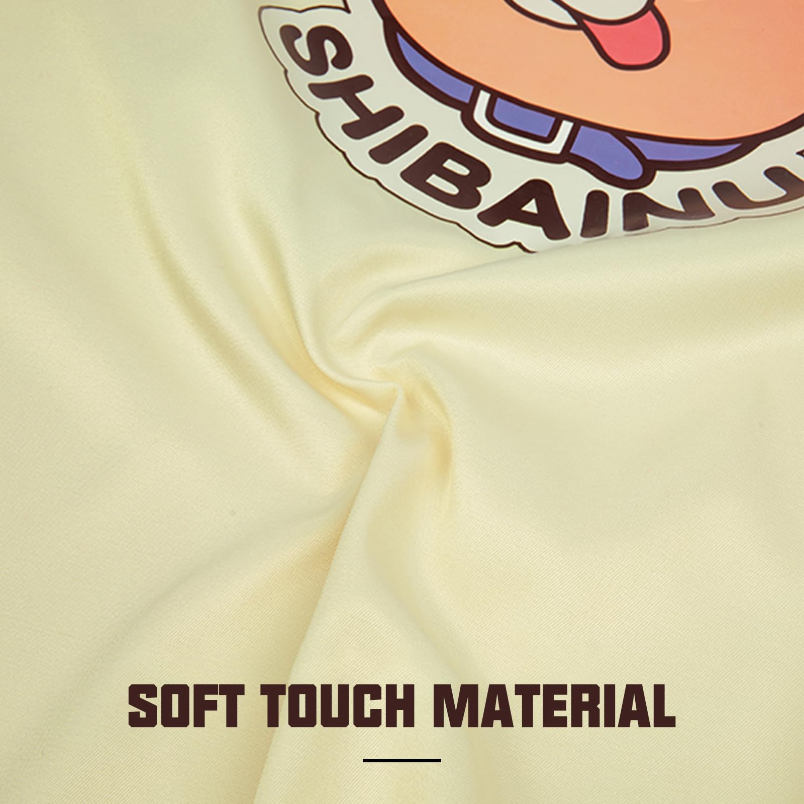 Evere Anime Apron keeps you clean during messy cleaning tasks.