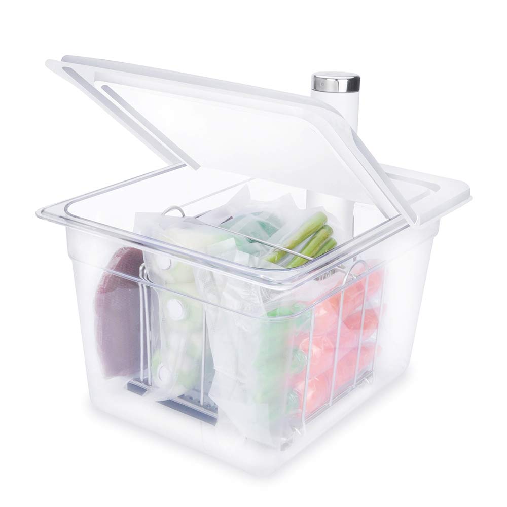 EVERIE collapsible hinged lid in use for easy long-cook refills.