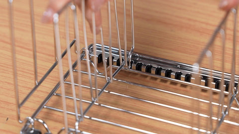 EVERIE corner-cut lid promoting efficient water flow around bags