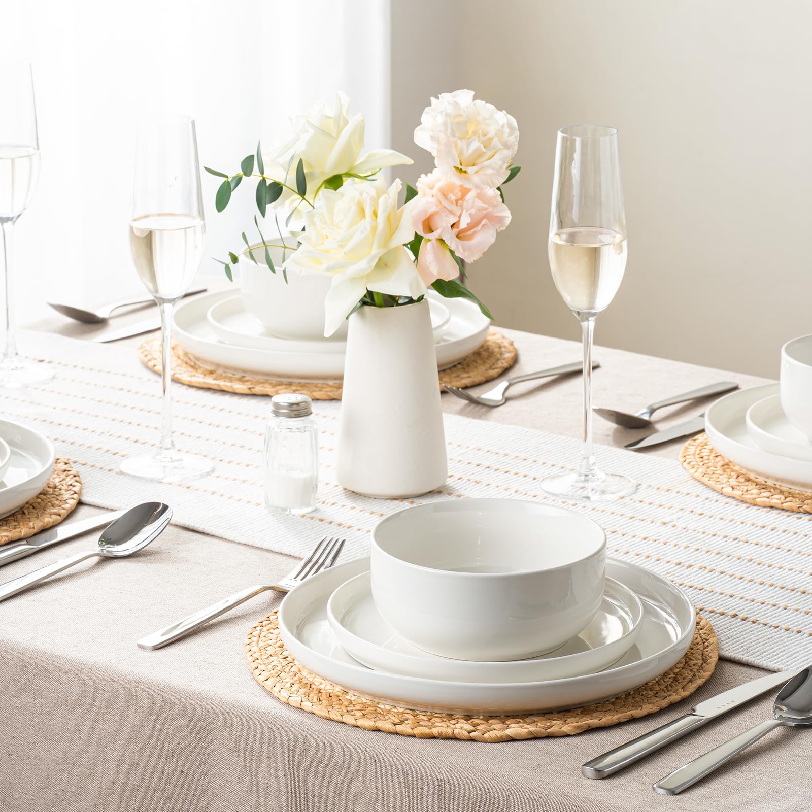 Gift-ready EWFEN dining set perfect for housewarmings and special occasions.