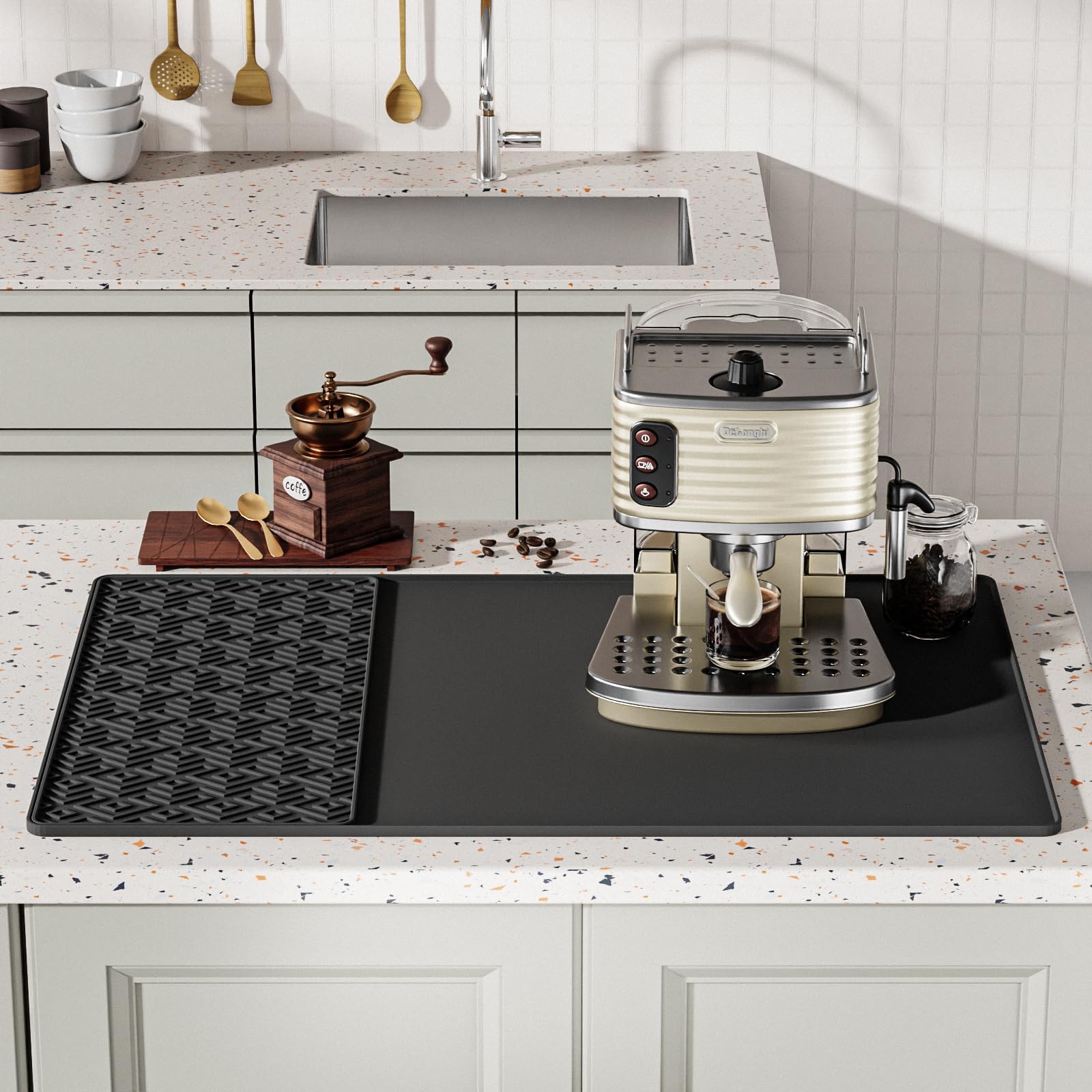 EWX silicone coffee mat detachable drying layer enables air-drying cups and tools.