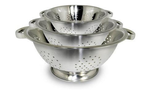 EXCELSTEEL colander set with nesting design for compact storage and quick draining