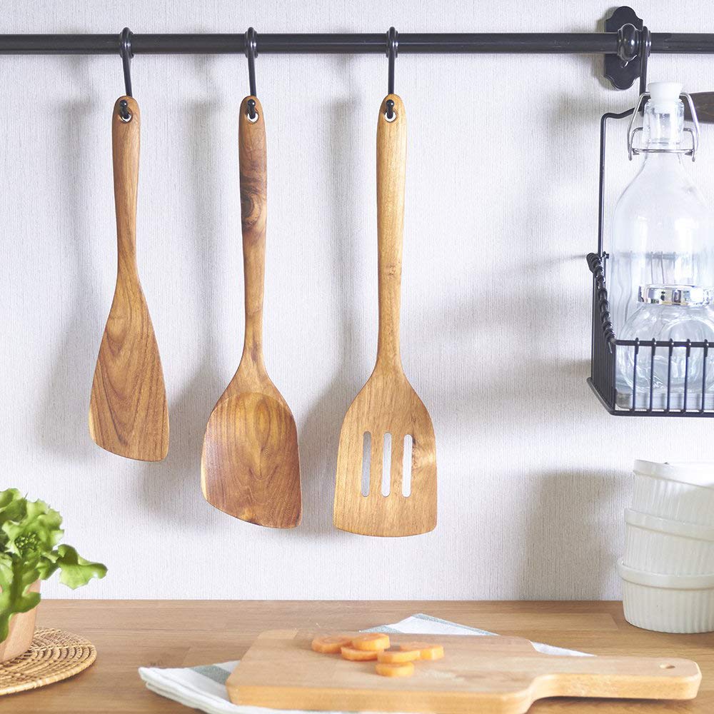 FAAY handcrafted Thai artisan spatula featuring unique wood grain.