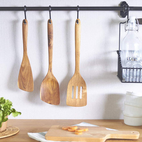FAAY handcrafted Thai artisan spatula featuring unique wood grain.