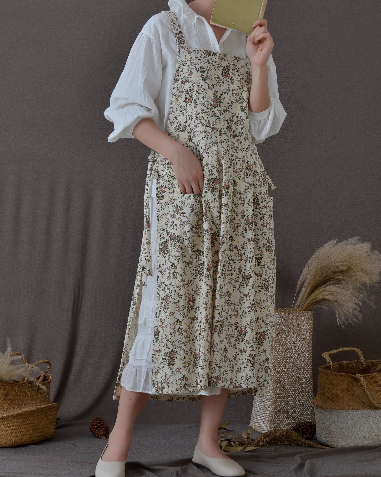 FADUOFA embroidered waterproof apron showcases stylish pattern while protecting clothes.