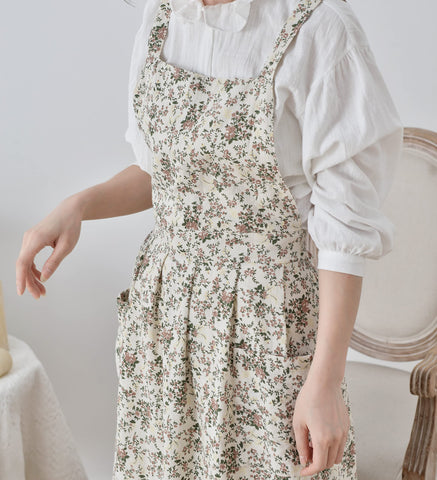 FADUOFA lightweight cross-back apron designed for all-day wear comfort.