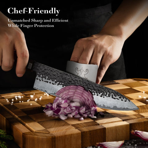 FAMCÜTE knife chopping meat and fish with ease and efficiency.