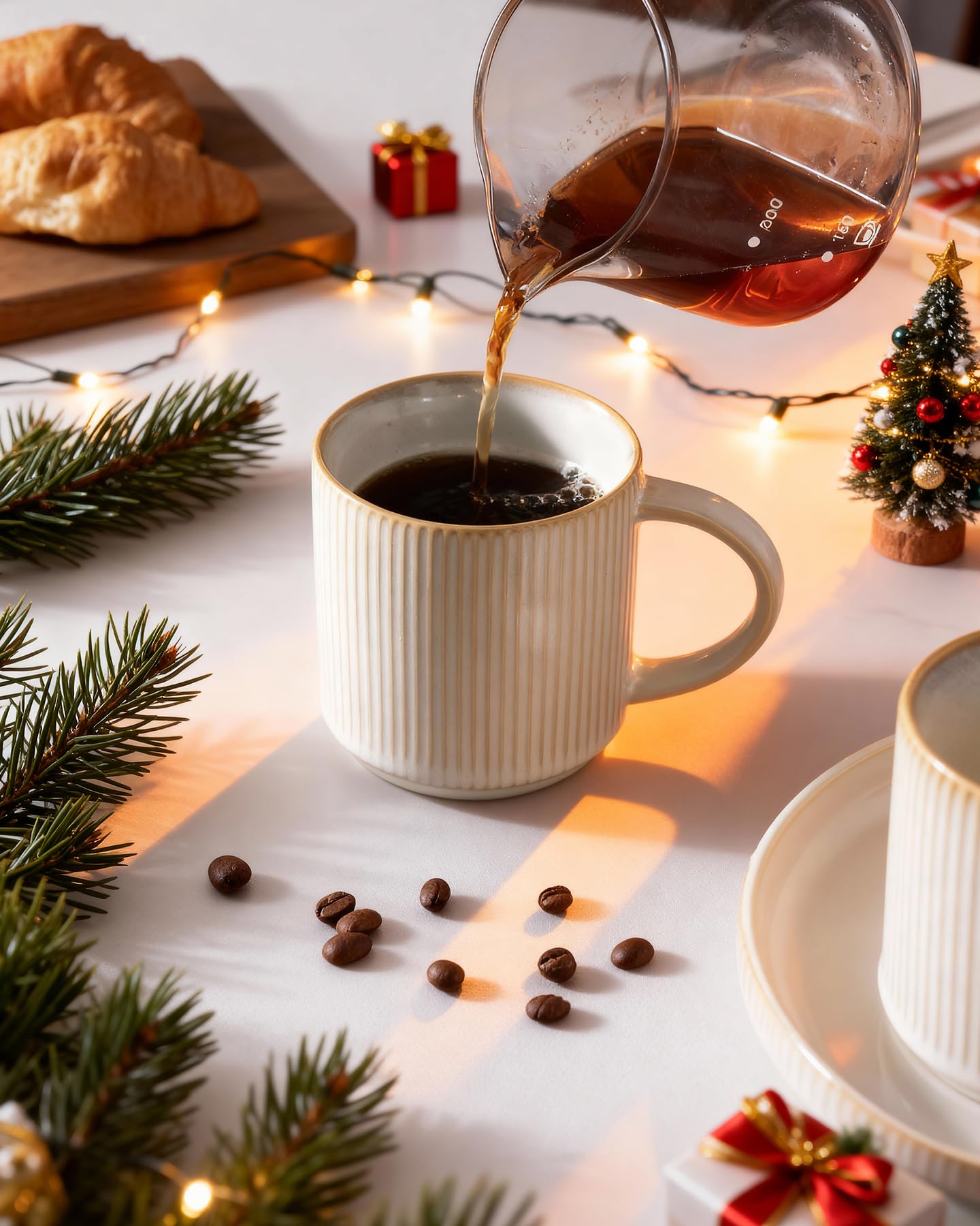 Famiware 12oz coffee mug offers comfortable grip for morning beverages.