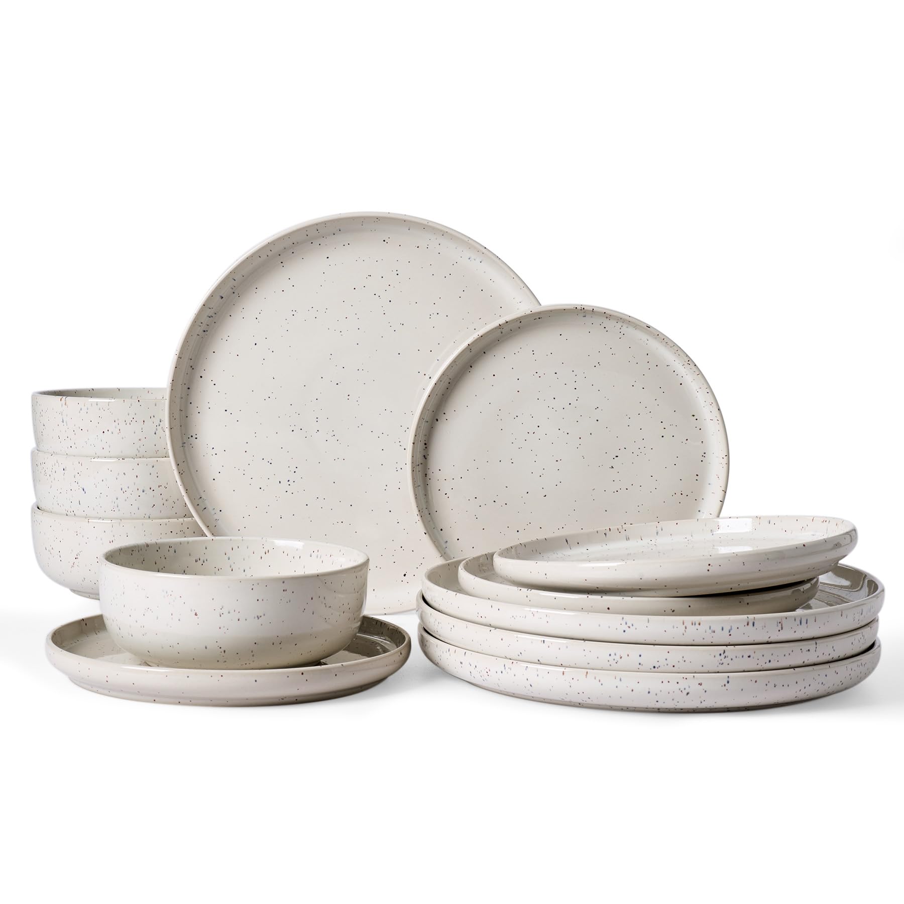 Famiware Meteor dinner plate in creamy glaze for family meals.