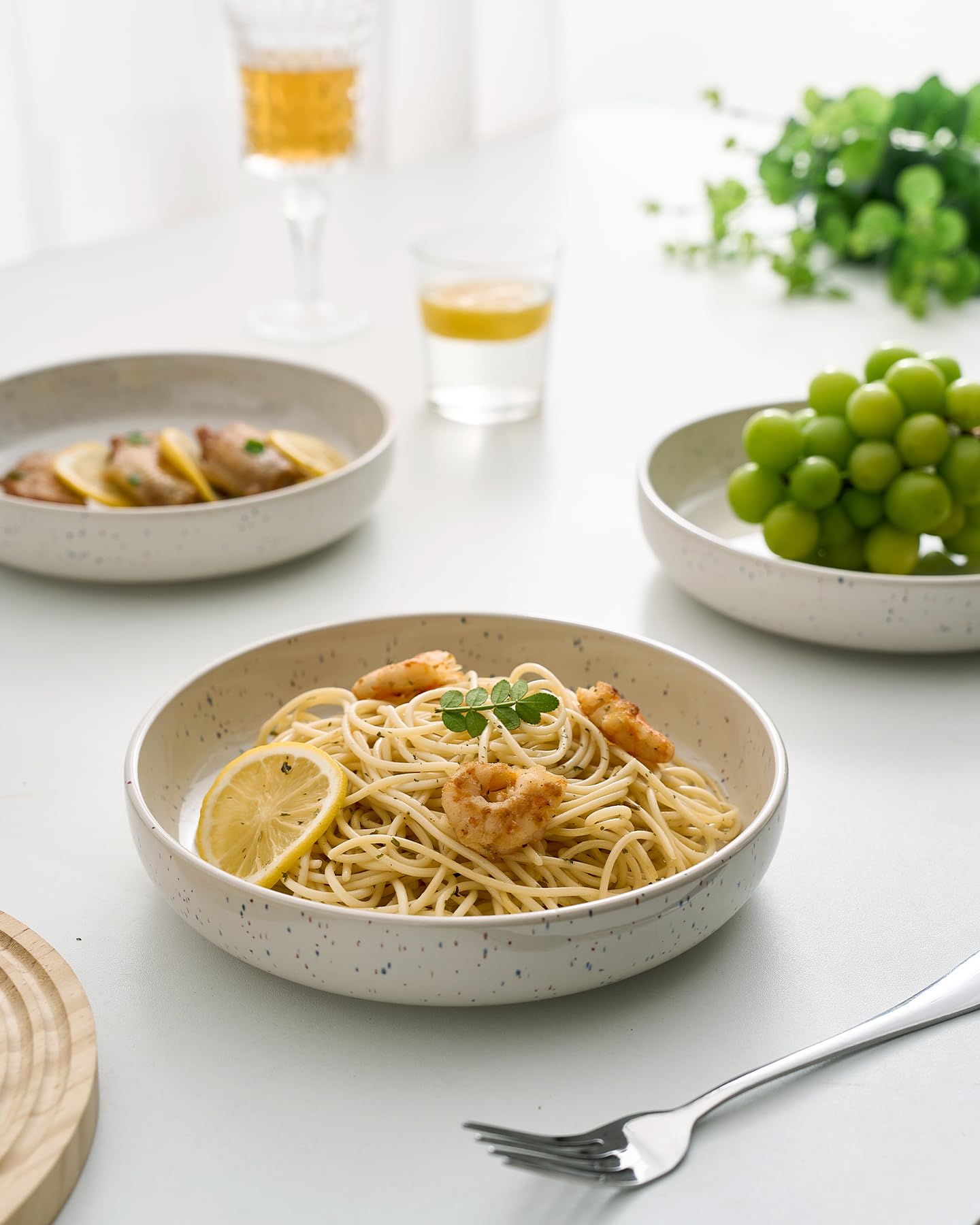 Famiware Milkyway makes a thoughtful housewarming gift with elegant glaze and practical design