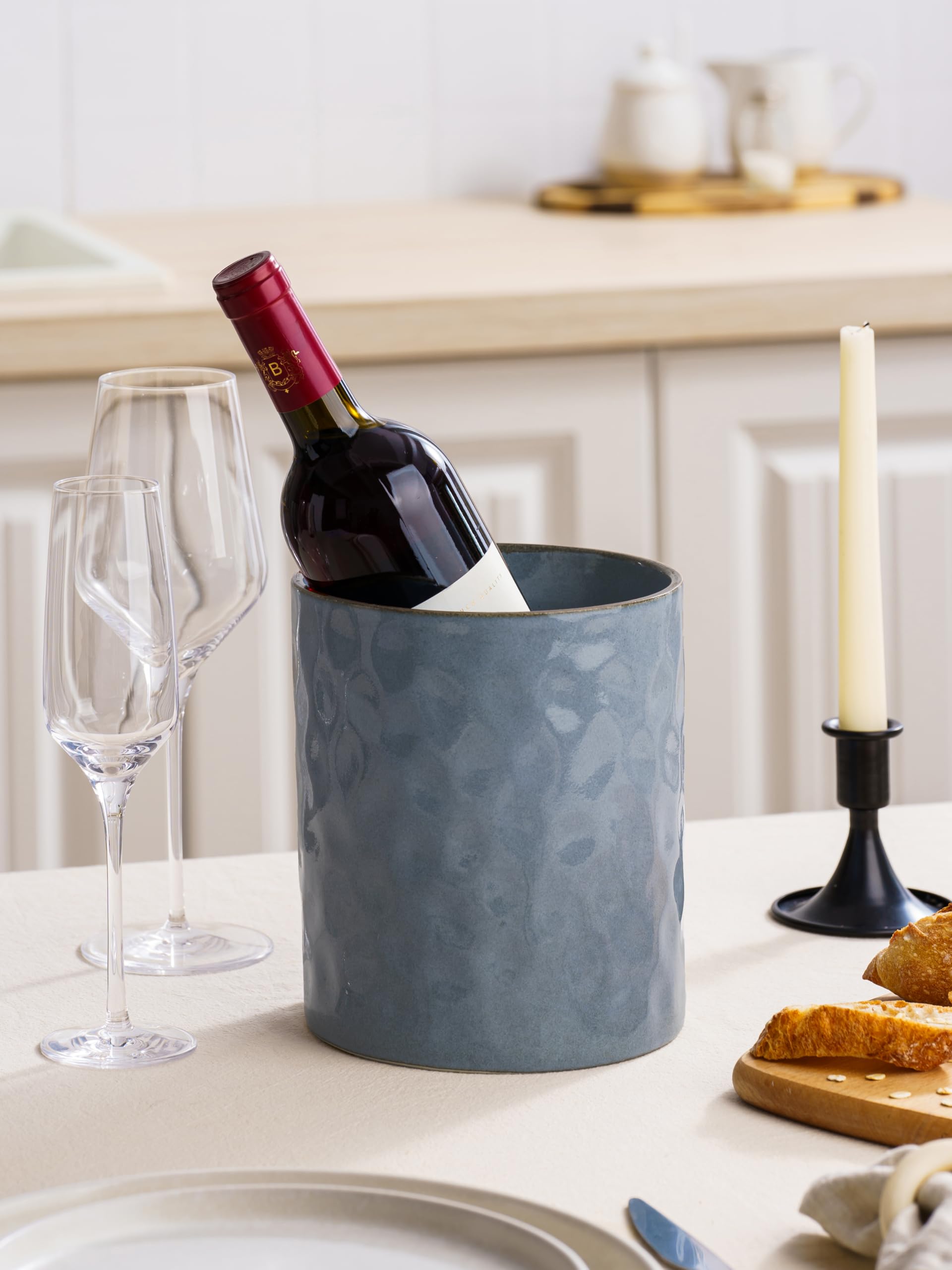 famiware Ocean open-top display makes utensils easy to grab and view