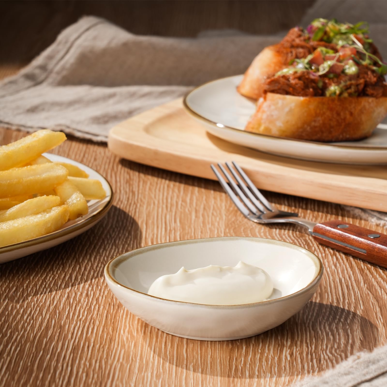 Famiware Ocean stoneware bowls offer durability for daily dining and gatherings