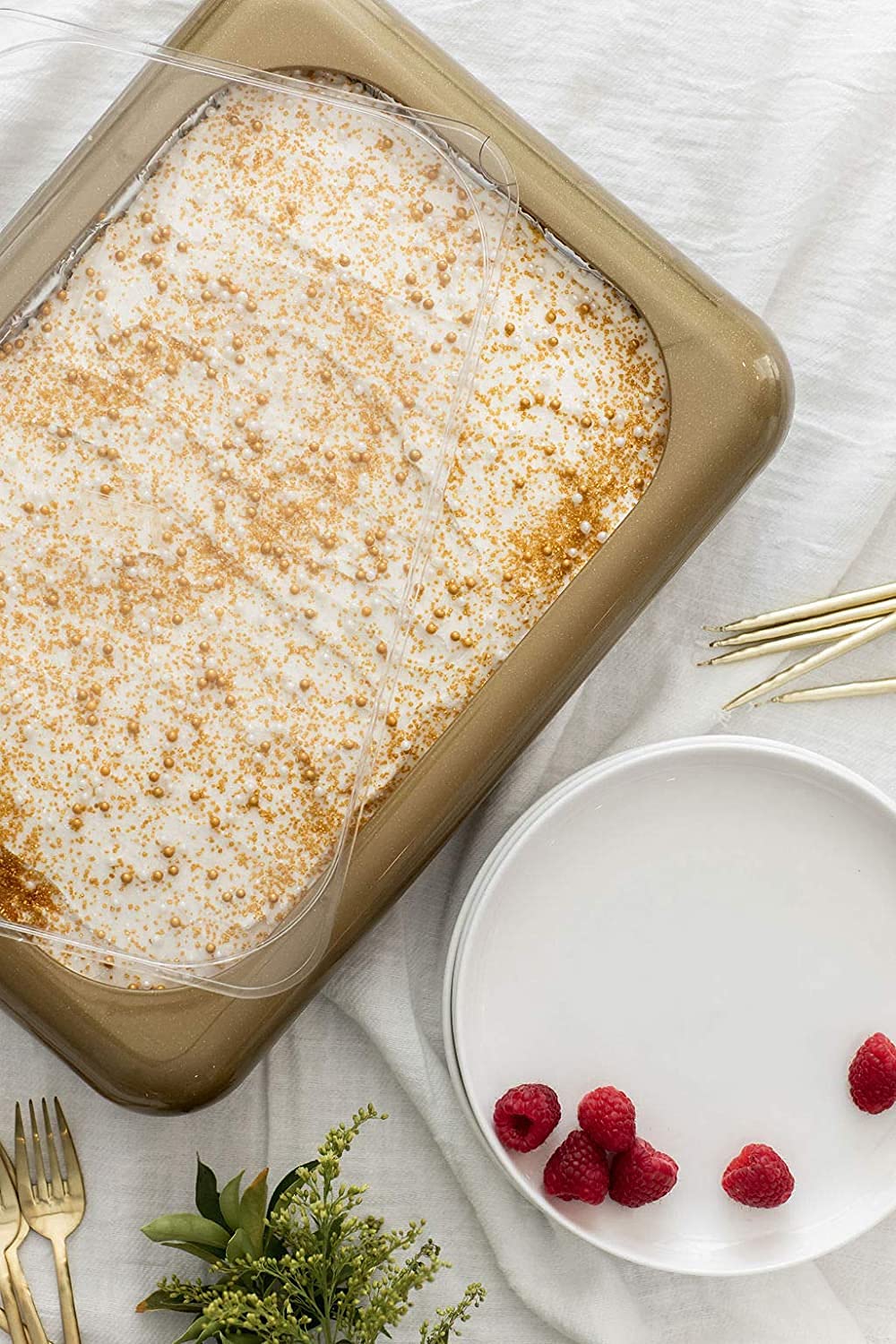 Fancy Panz gold glitter pan carrier enables safe dish transport to events.