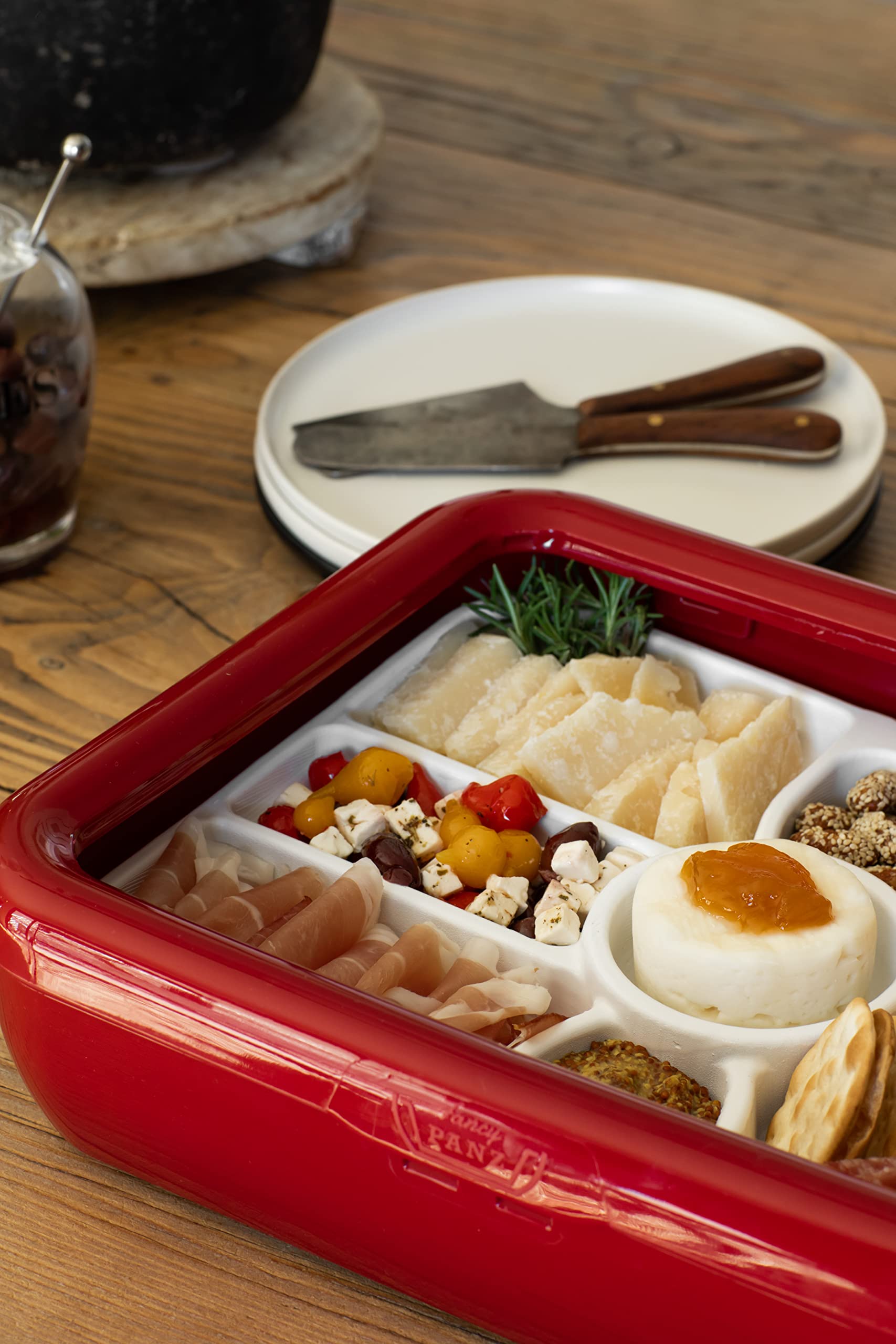 Fancy Panz sturdy, stackable serving tray ready for transport