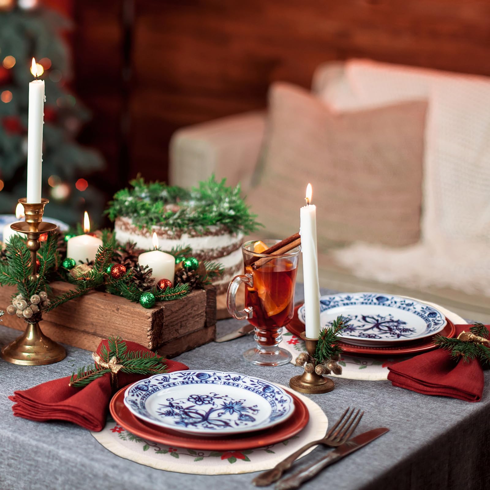 Fanfanwin soft-backed placemat protects tabletops while showcasing dinnerware.