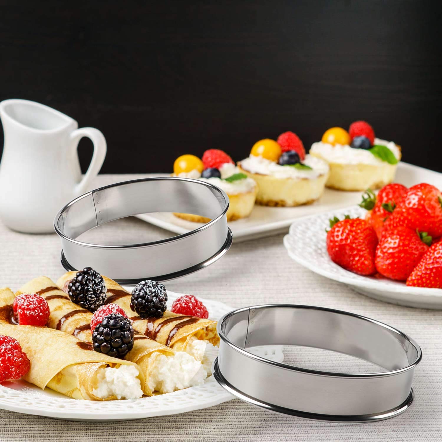FANGSUN dessert ring mold for mini cakes and decorative pastries.