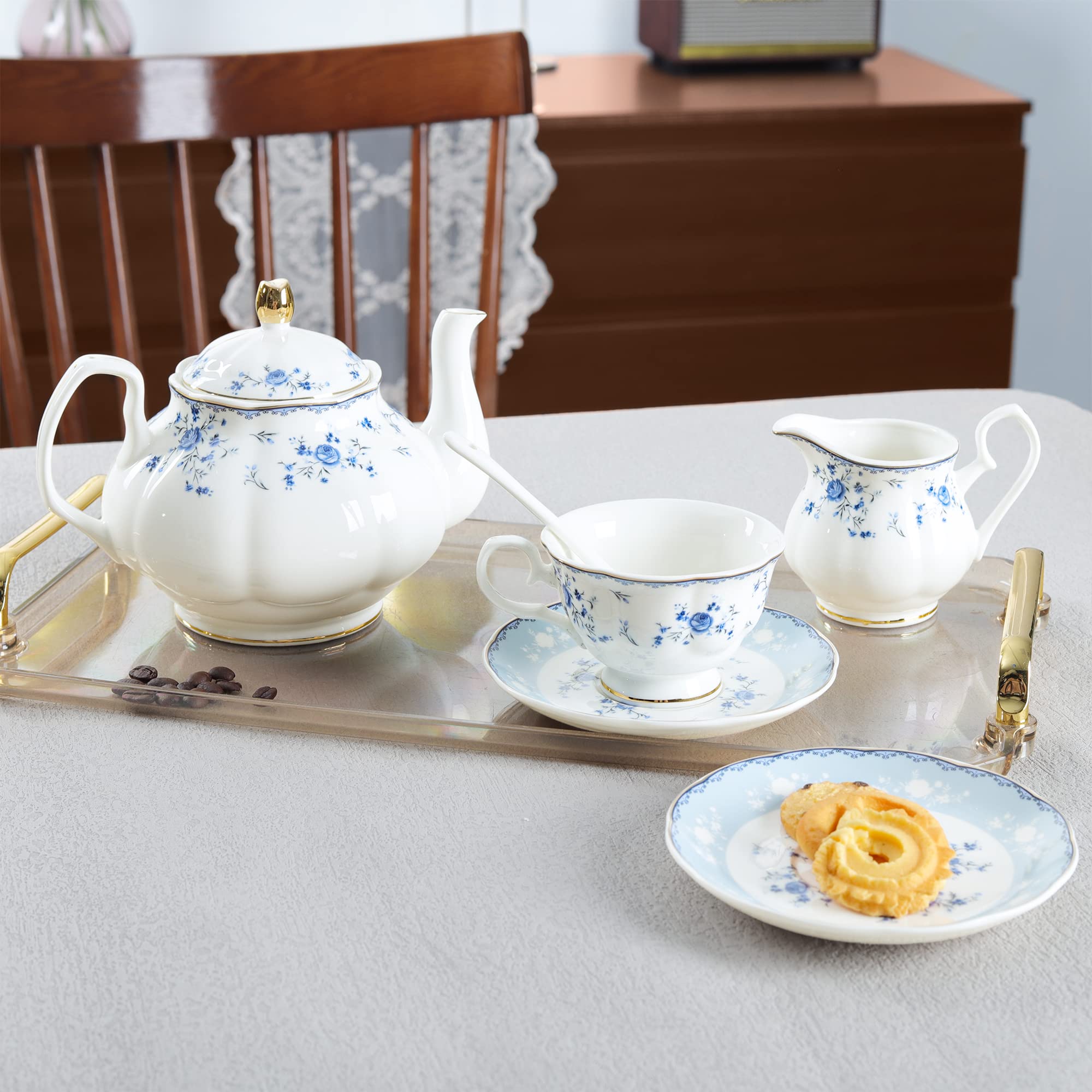 Fanquare blue rose set highlighting gold trim details for decor and gifting