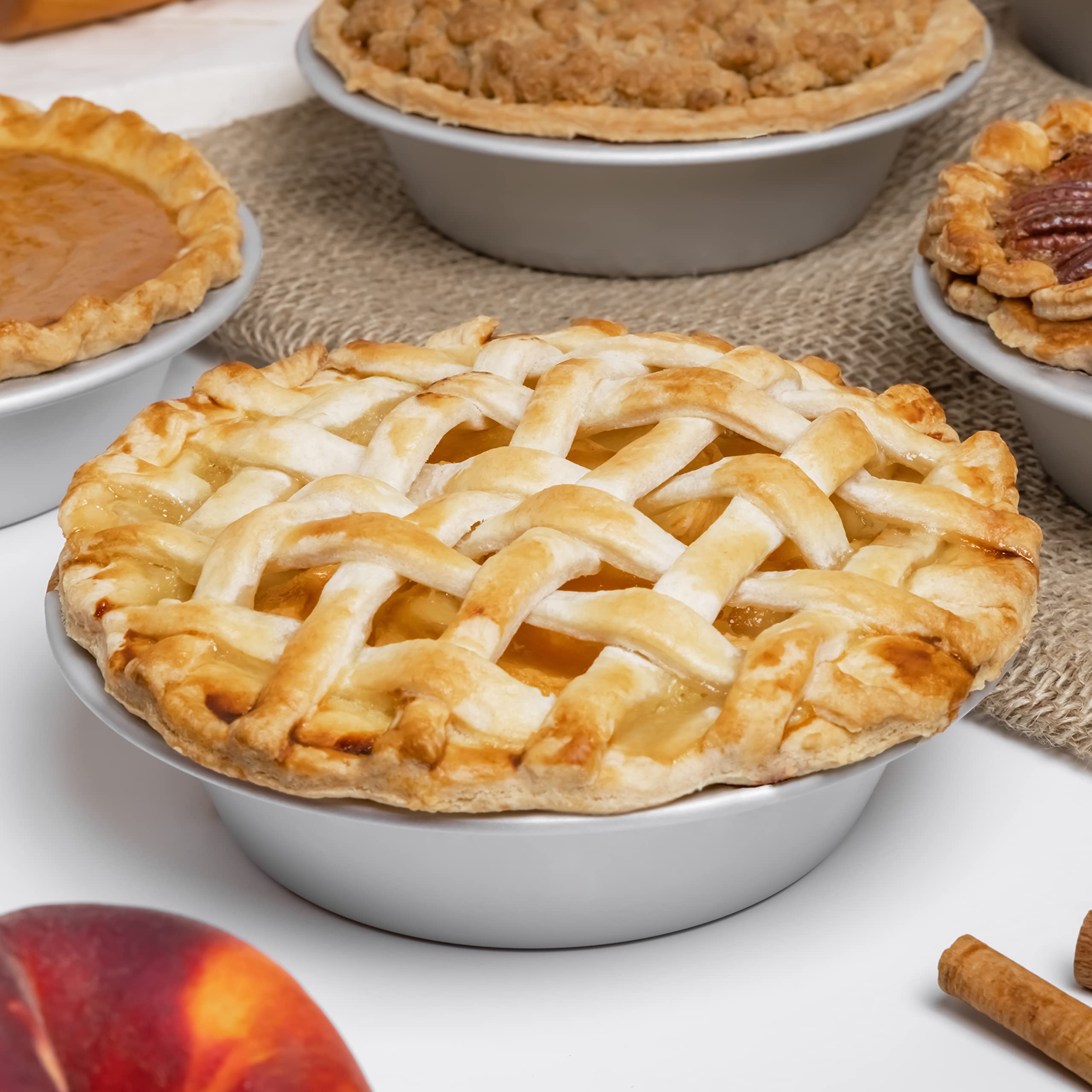 Fat Daddio's 18-gauge anodized pie pan in 9x1.5-inch size