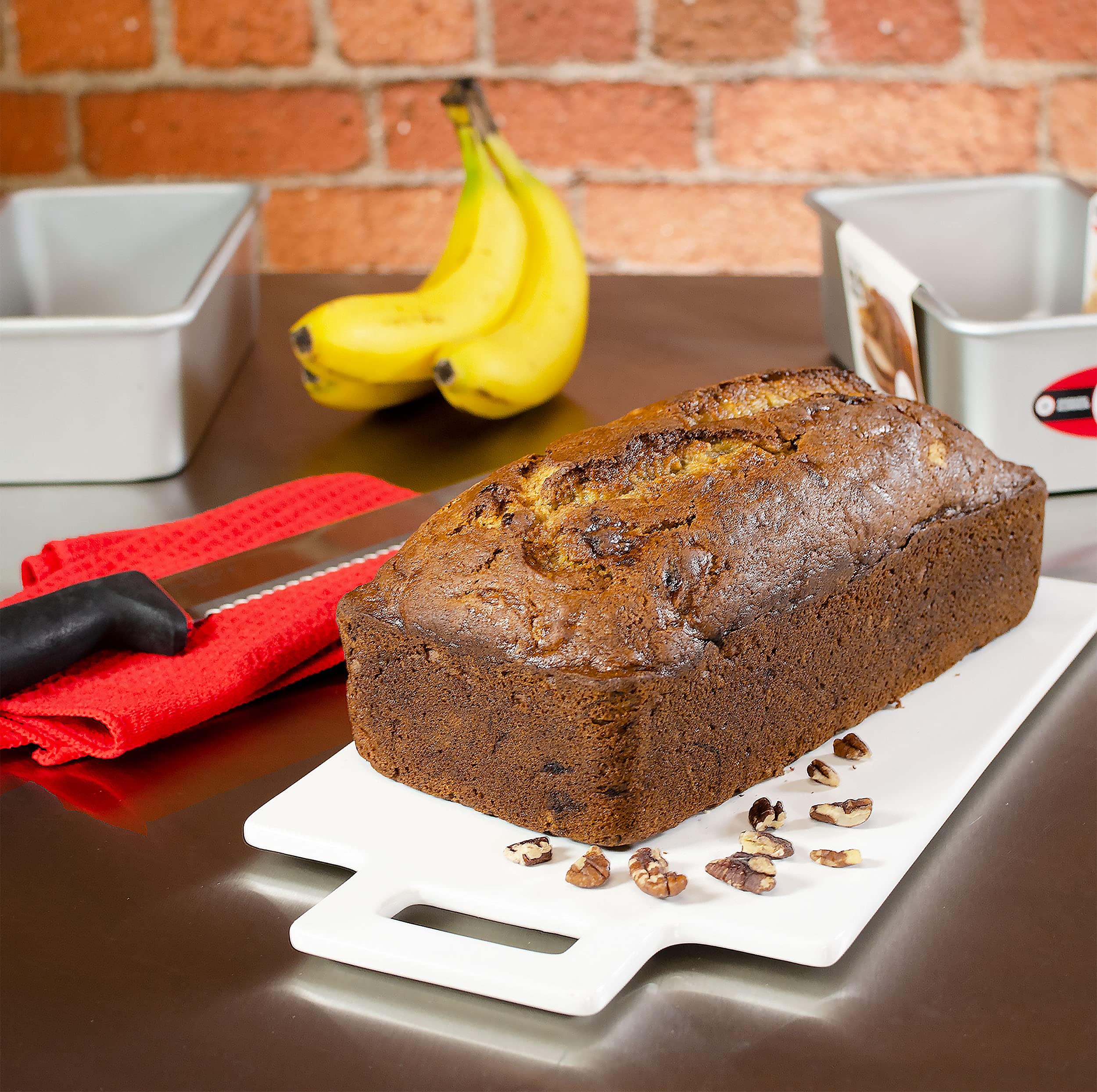 Fat Daddio's BP-5643 clean-up image emphasizes easy release and simple washing.