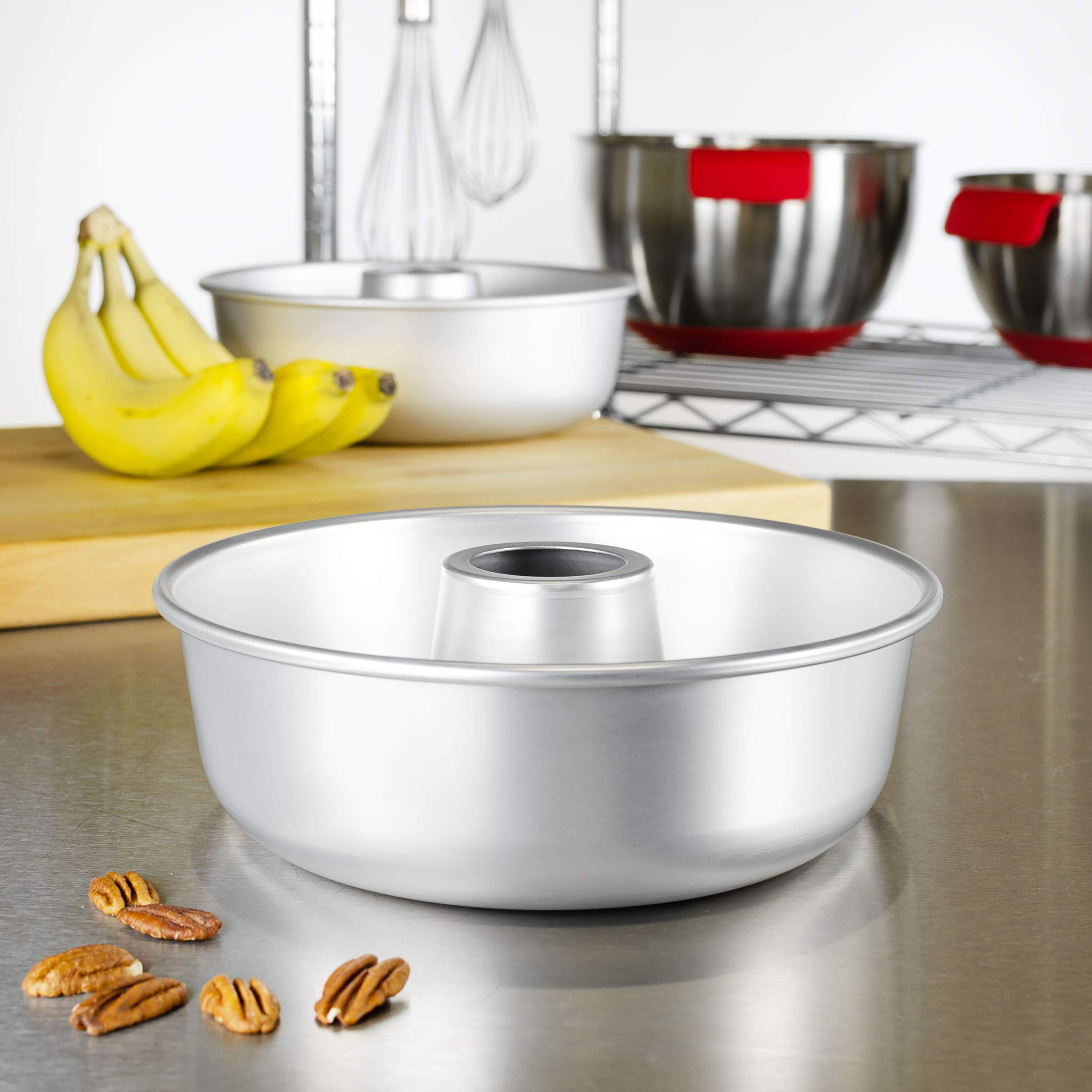 Fat Daddio's RMP-9 ring mold cake demo displays even rings and uniform height.
