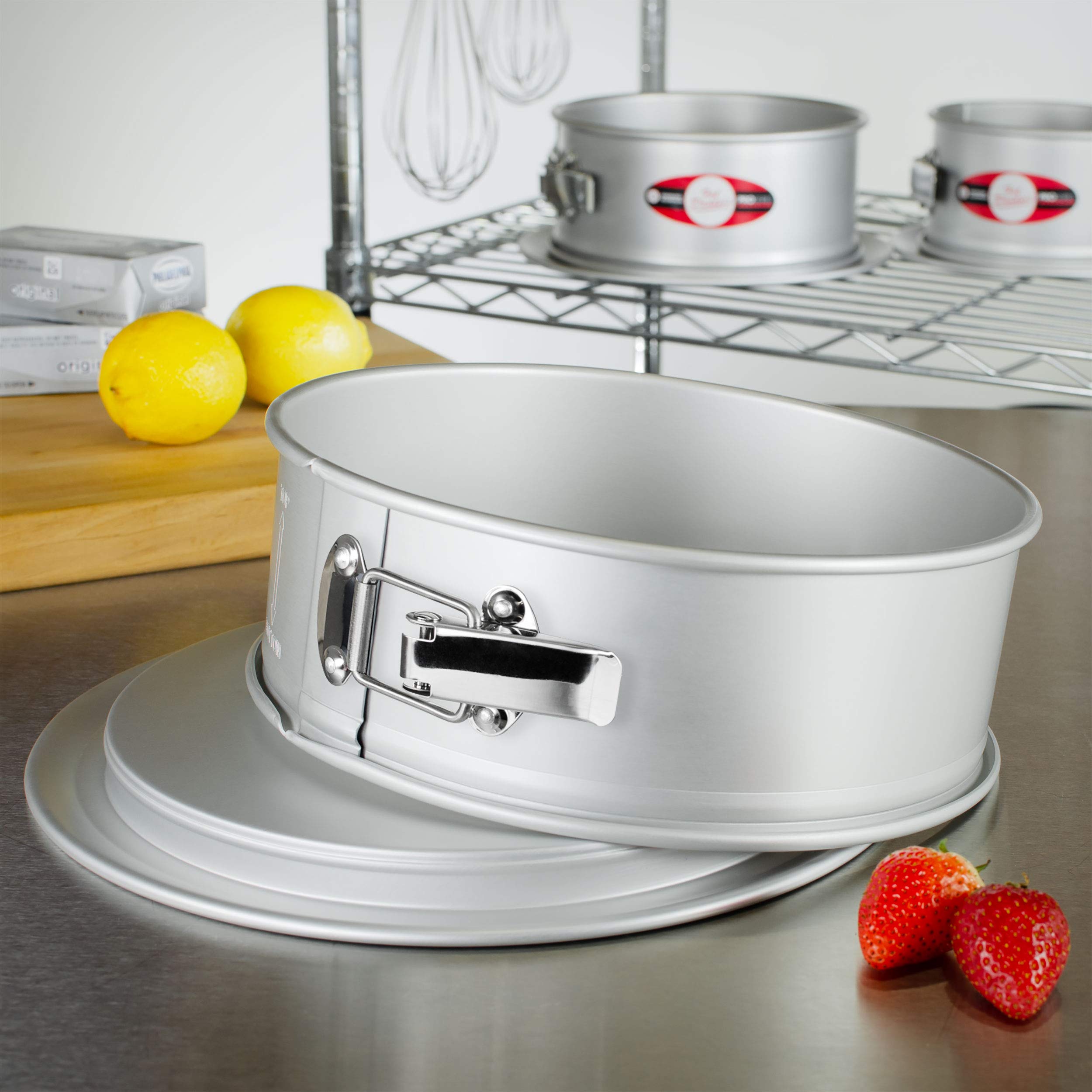 Fat Daddio's Pan anodized surface offers durable, rust-free baking surface