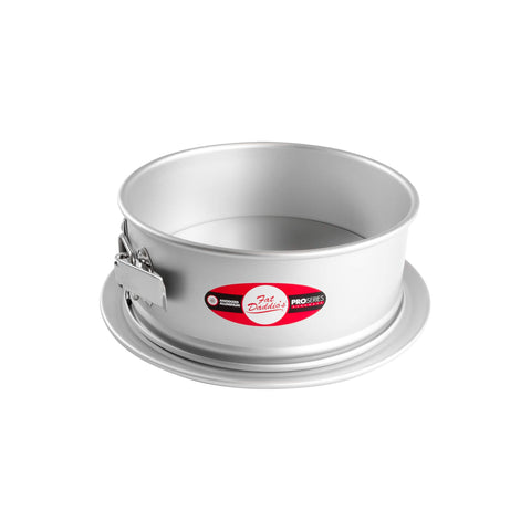 Fat Daddio's Pan with stainless buckle ensures secure release and precise slices