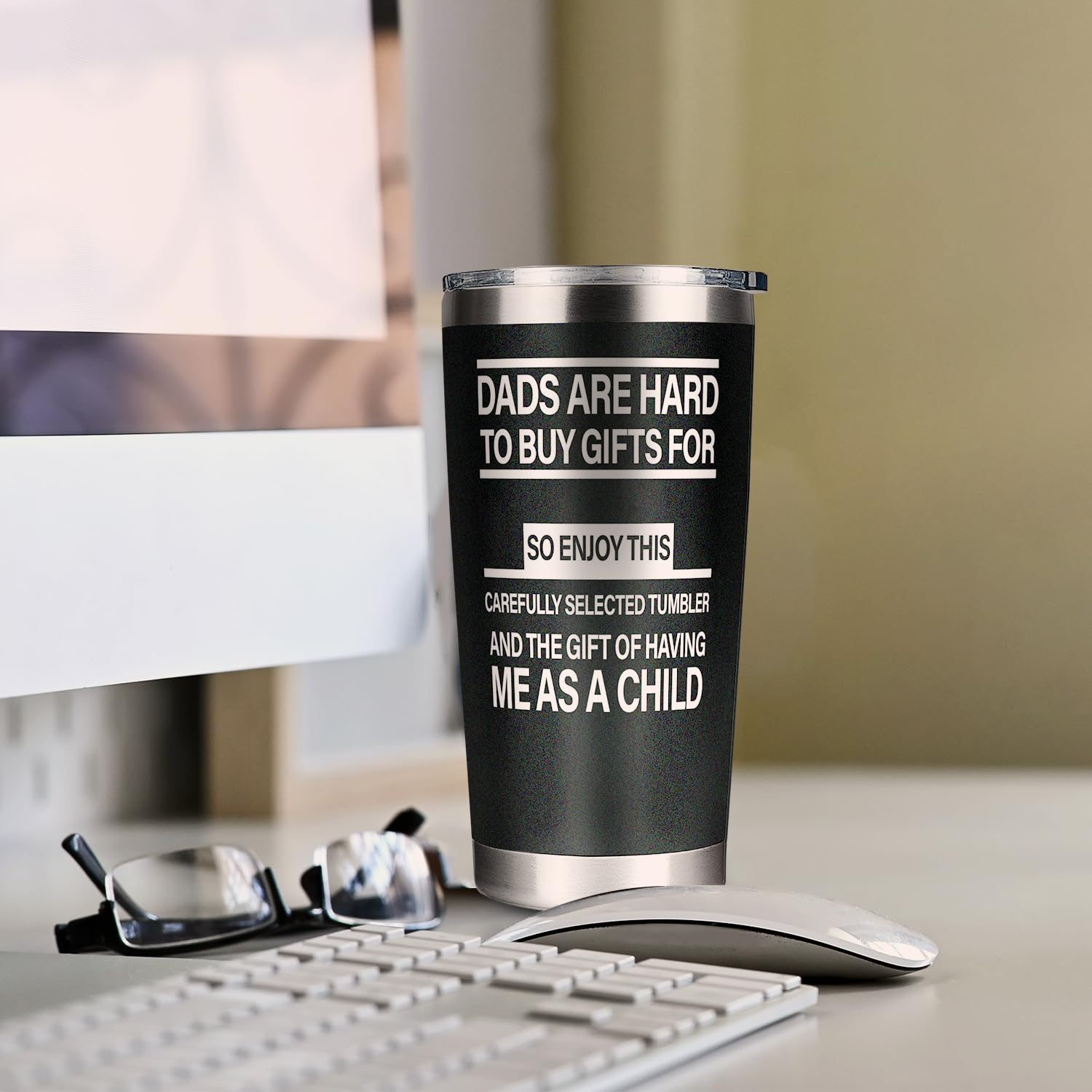 Fatbaby Dad Tumbler with leak-proof lid to prevent spills during travel