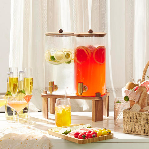 FavorFlavor removable glass dispenser for simple cleaning and top-rack dishwasher safe.