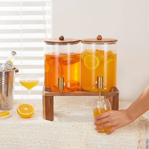 FavorFlavor large capacity 1 gallon dispenser ideal for lemonade, tea, and party drinks.