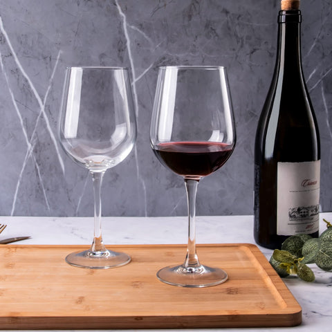 FAWLES dishwasher-safe wine glasses—easy care for busy homes and bars.