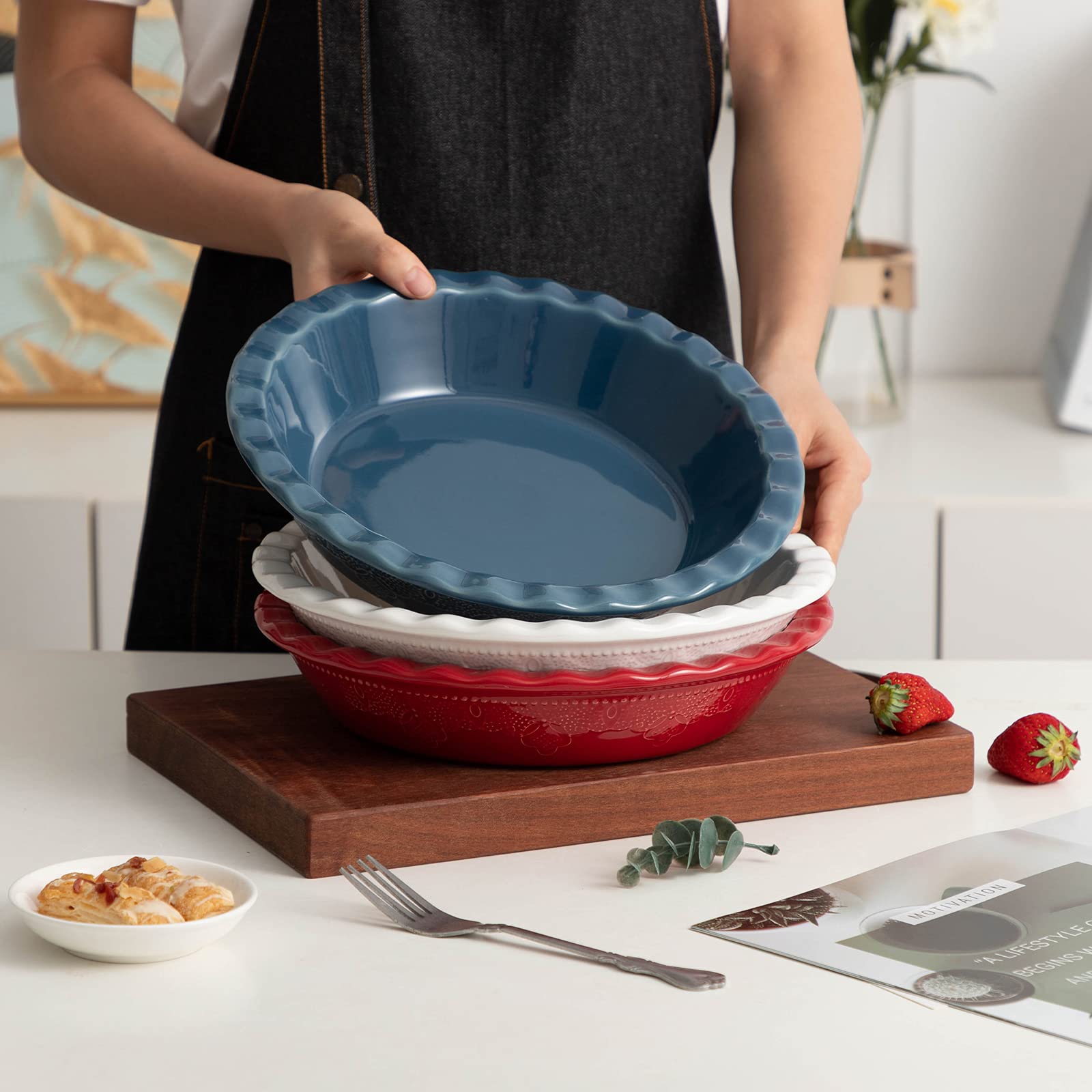 FE Fun Elements dishwasher-safe ceramic pie pan simplifies post-bake cleanup