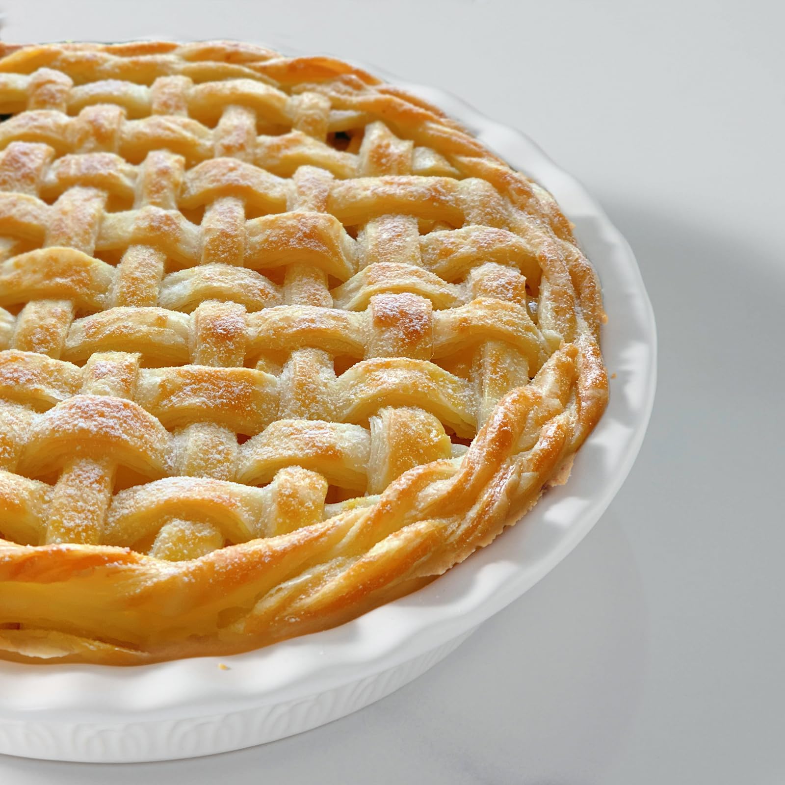 FE FUN ELEMENTS microwave-oven-safe pie pan for versatile kitchen use