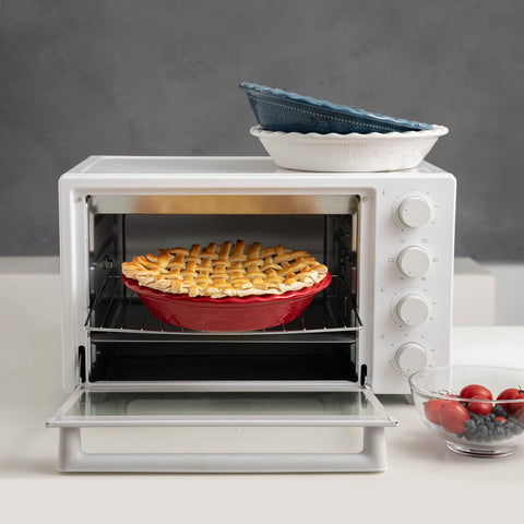 FE Fun Elements pie pan with dishwasher-safe glaze for simple cleaning