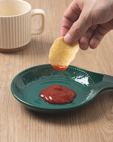 FE FUN ELEMENTS spoon rest adds subtle decor to kitchen counter