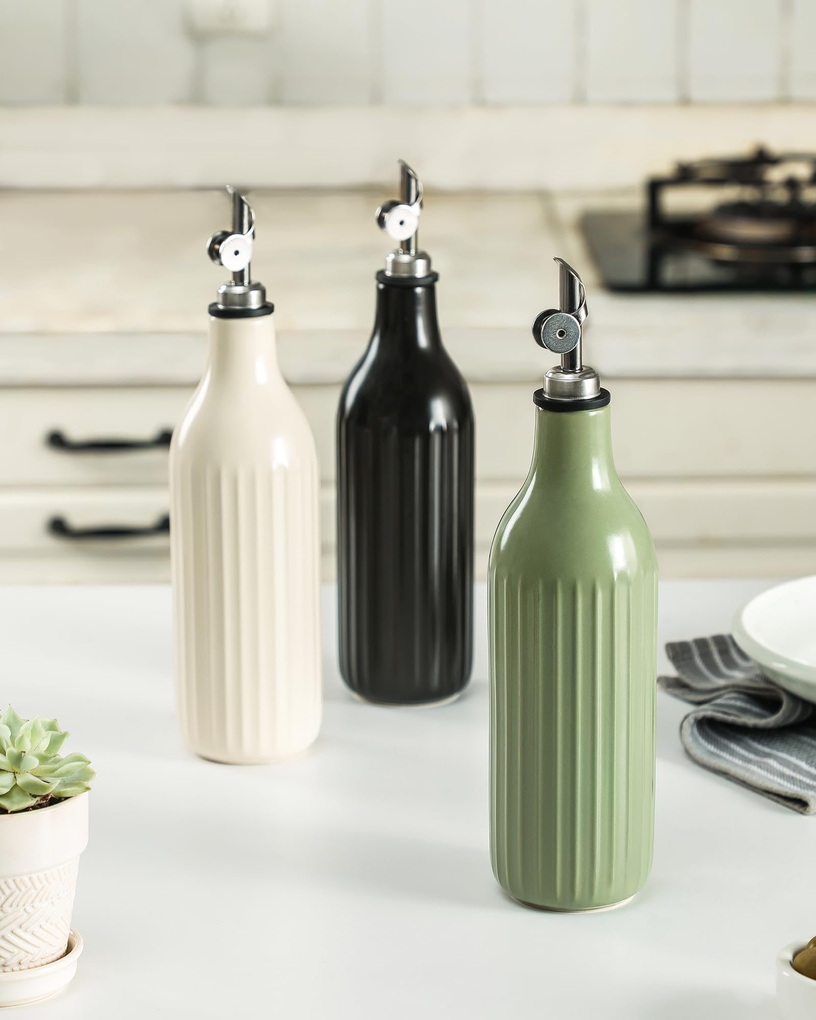 FE FUN ELEMENTS versatile dispenser for vinegar, syrups, and dressings