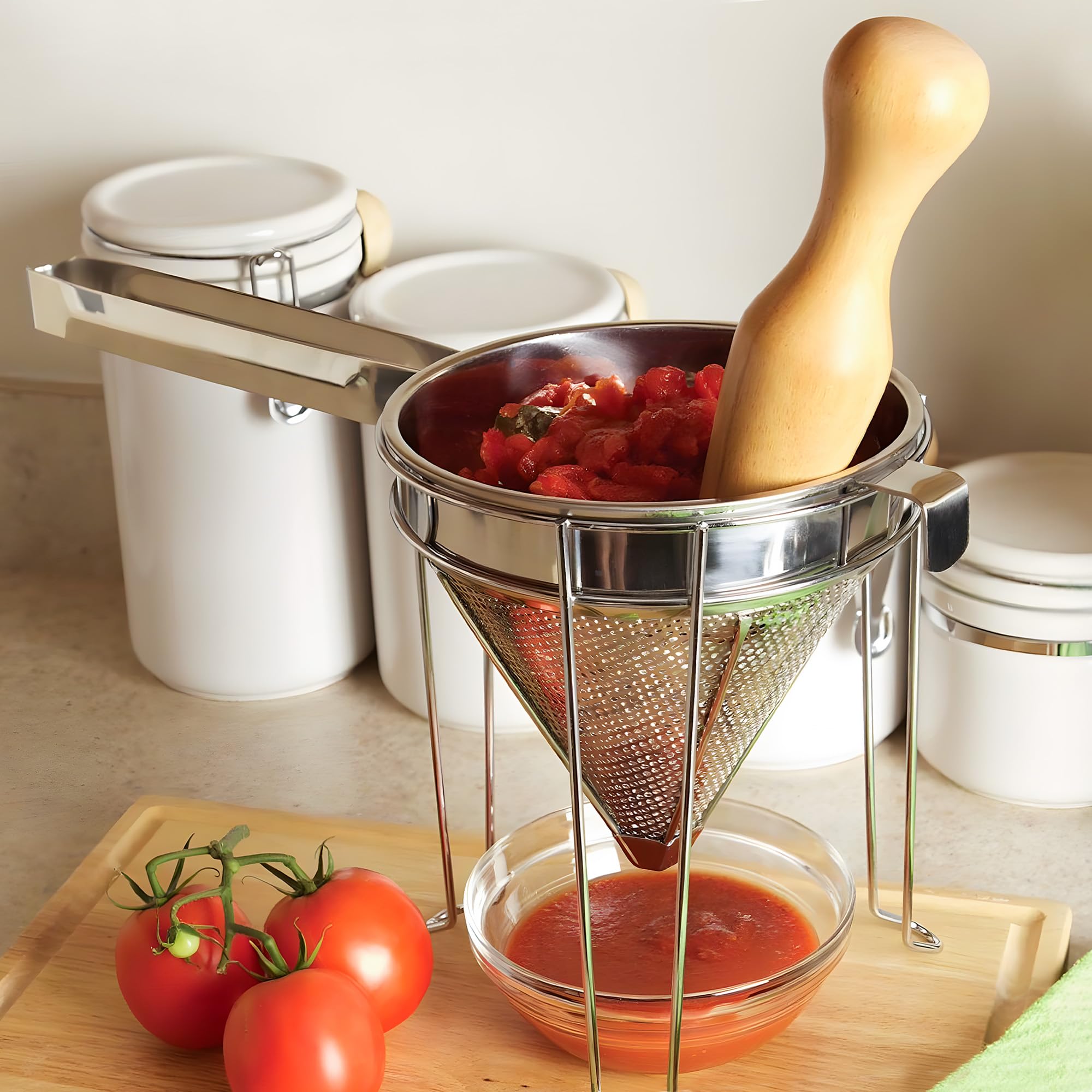 Feekoon conical mesh design reduces spills during straining