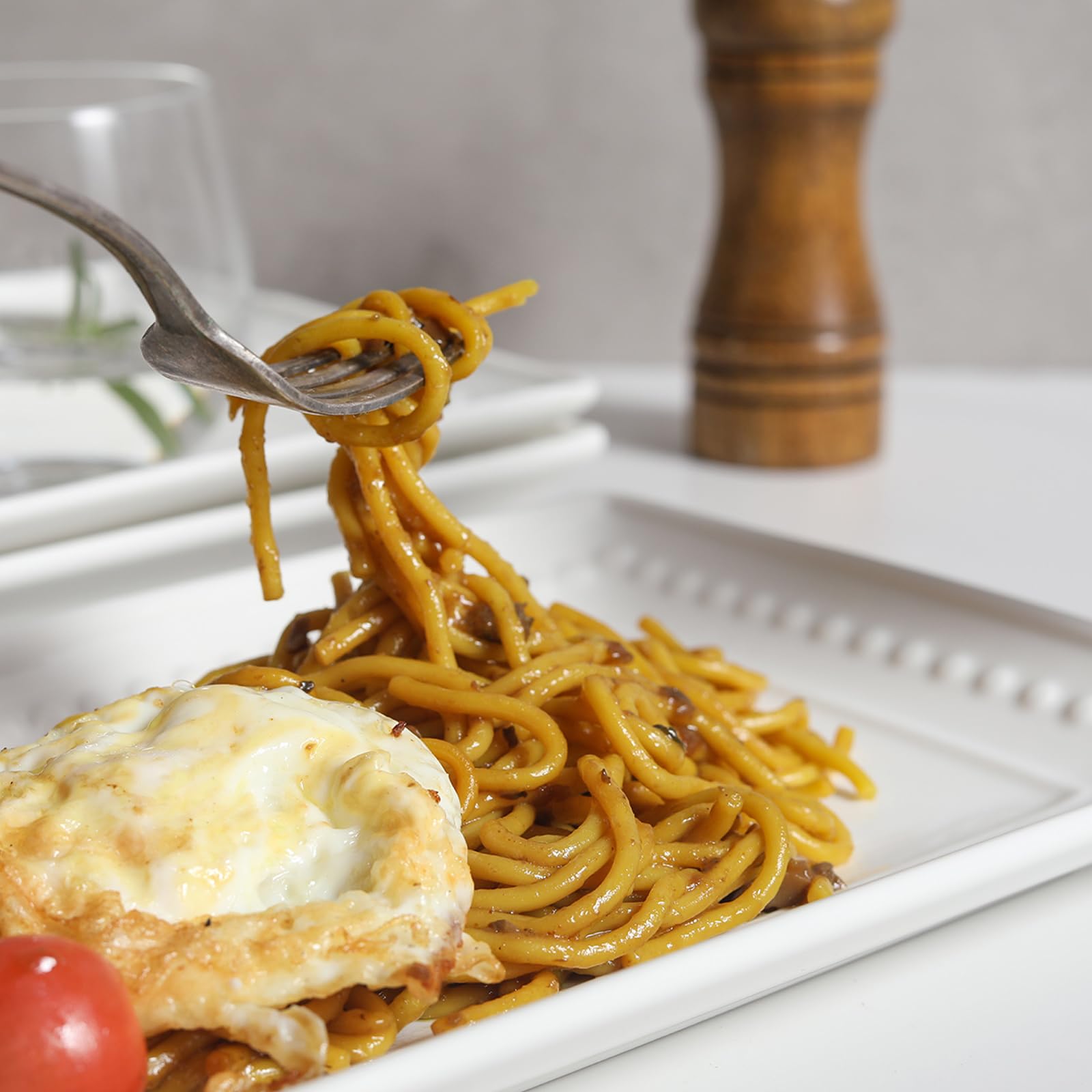 Feenmai durable ceramics resist chipping for frequent entertaining.