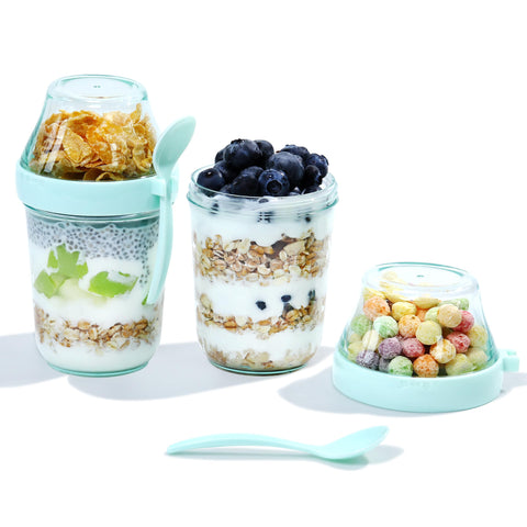 Felli On the Go yogurt parfait jar with lid for leak-free transport of yogurt and toppings.