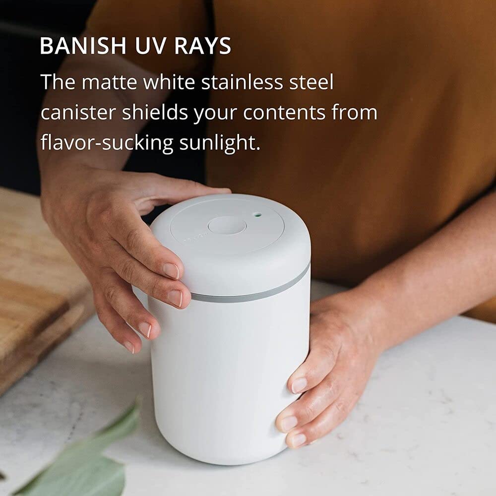 Fellow Atmos features a silicone ring that blocks air and moisture effectively.