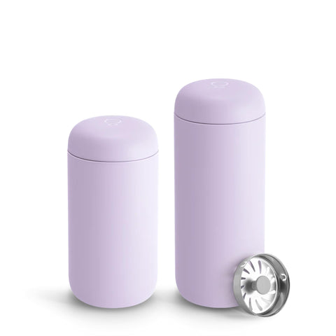 Leak-proof seal and swivel lid prevent leaks during commutes and bag transport.