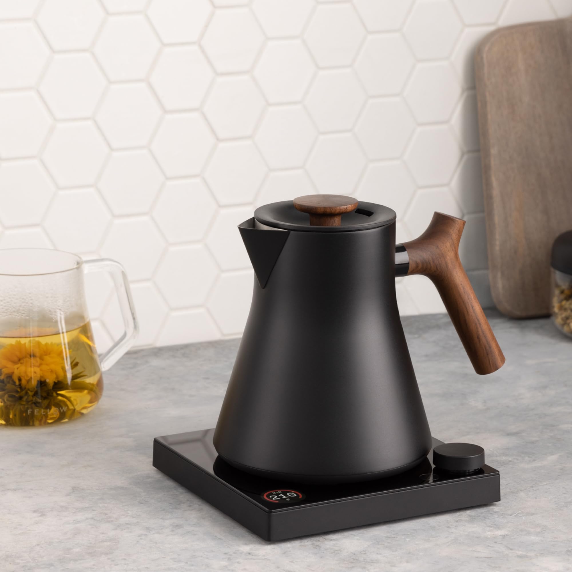 Fellow Corvo EKG Pro Studio Edition LCD display presents brew settings clearly