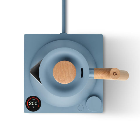 Fellow Corvo EKG Pro temp control display highlights precise brewing temperatures at a glance.