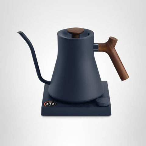 Fellow Stagg EKG Pro in-use setup demonstrates controlled heat for steady pours.